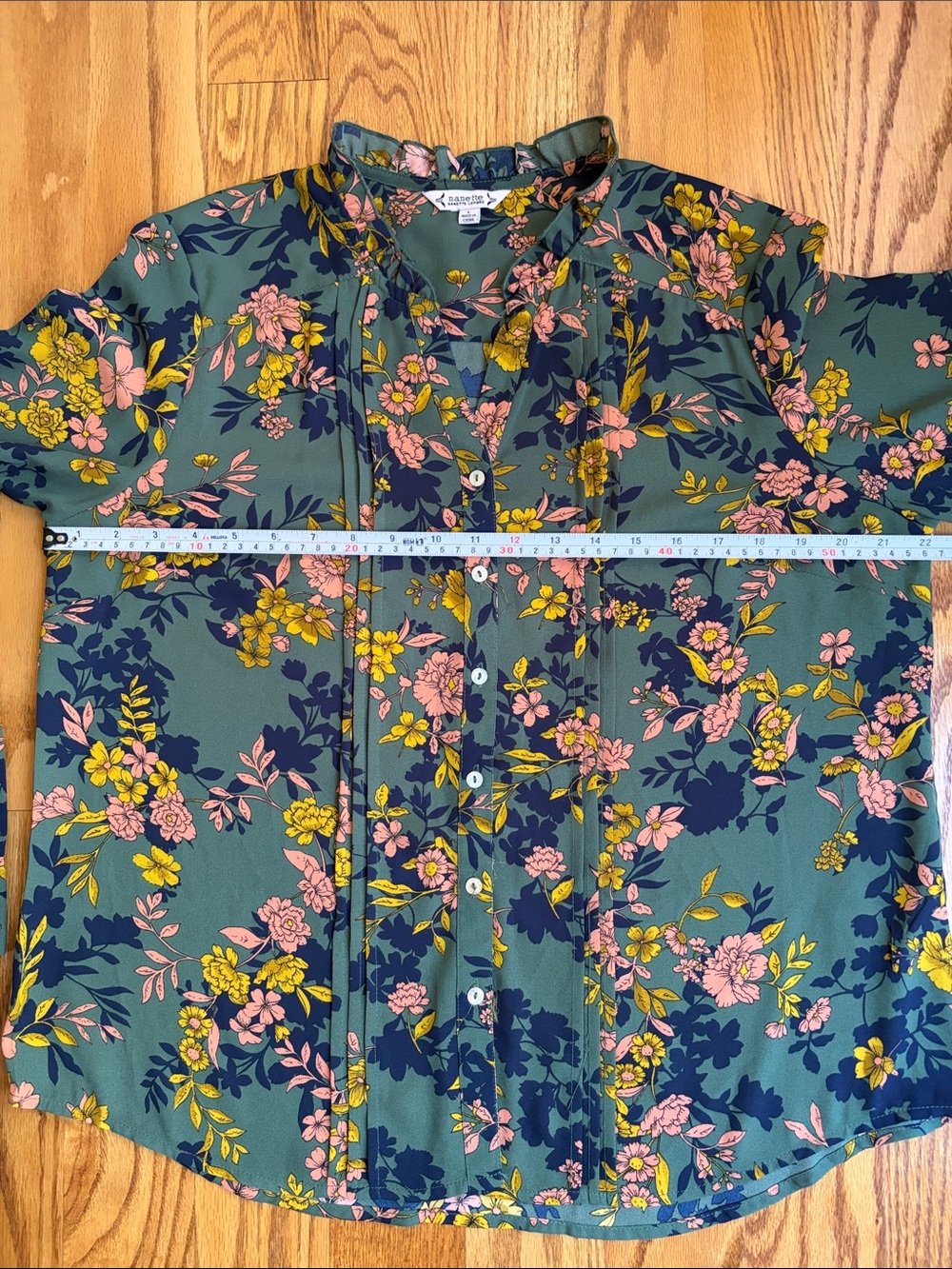 Nanette Lepore Lora Olive Green Floral Button-Up Top. Size: Large - Picture 7 of 10